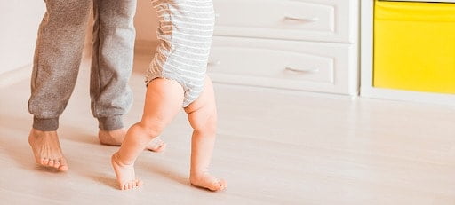 Aprender a andar: um desafio muito além de trocar passinhos