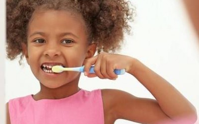 Saúde bucal infantil: descubra como cuidar dos dentinhos!